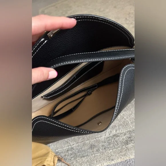 T Lock Black shoulder/crossbody bag - Picture 4 of 11